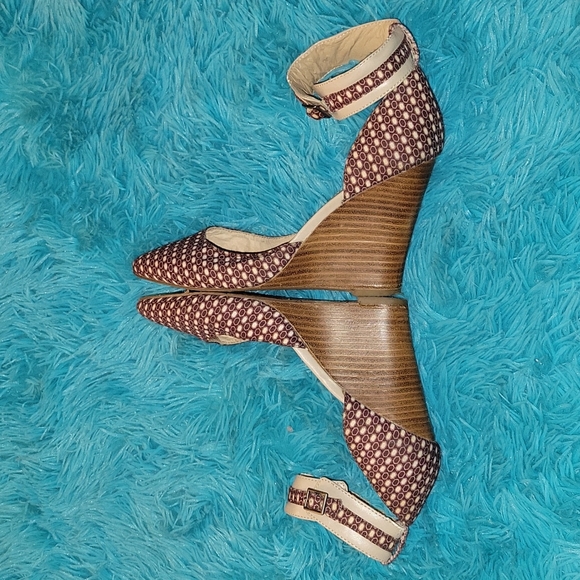 Julianne Hough Sandals Size 7 - Picture 5 of 9